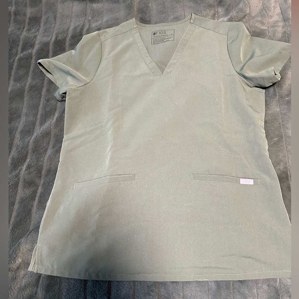 Figs - Casma Three-Pocket Scrub Top